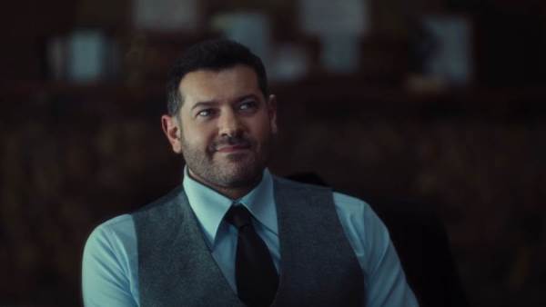 النجم عمرو يوسف