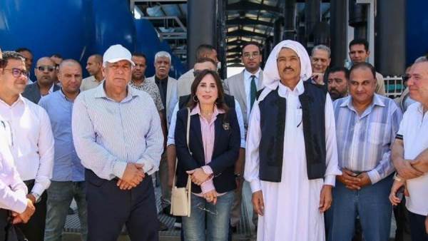 وزيرة الإسكان ومحافظ مطروح يتفقدان رافع مياه الشرب "ابني بيتك" بالمحافظة