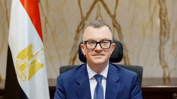 الدكتور أحمد رستم وزير التخطيط