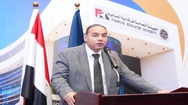 الدكتور إسلام عزام رئيس الرقابة المالية